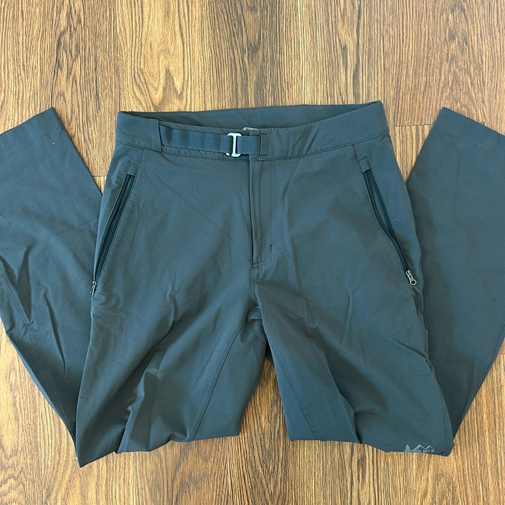 Men’s REI pant dark grey